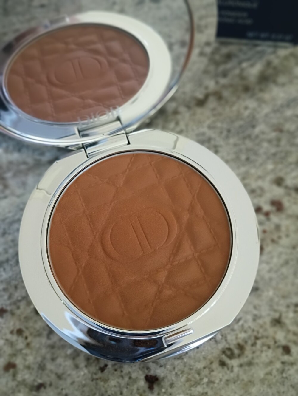 DIOR Forever Nude Matte Filter Powder Compact - Picture 7 of 7